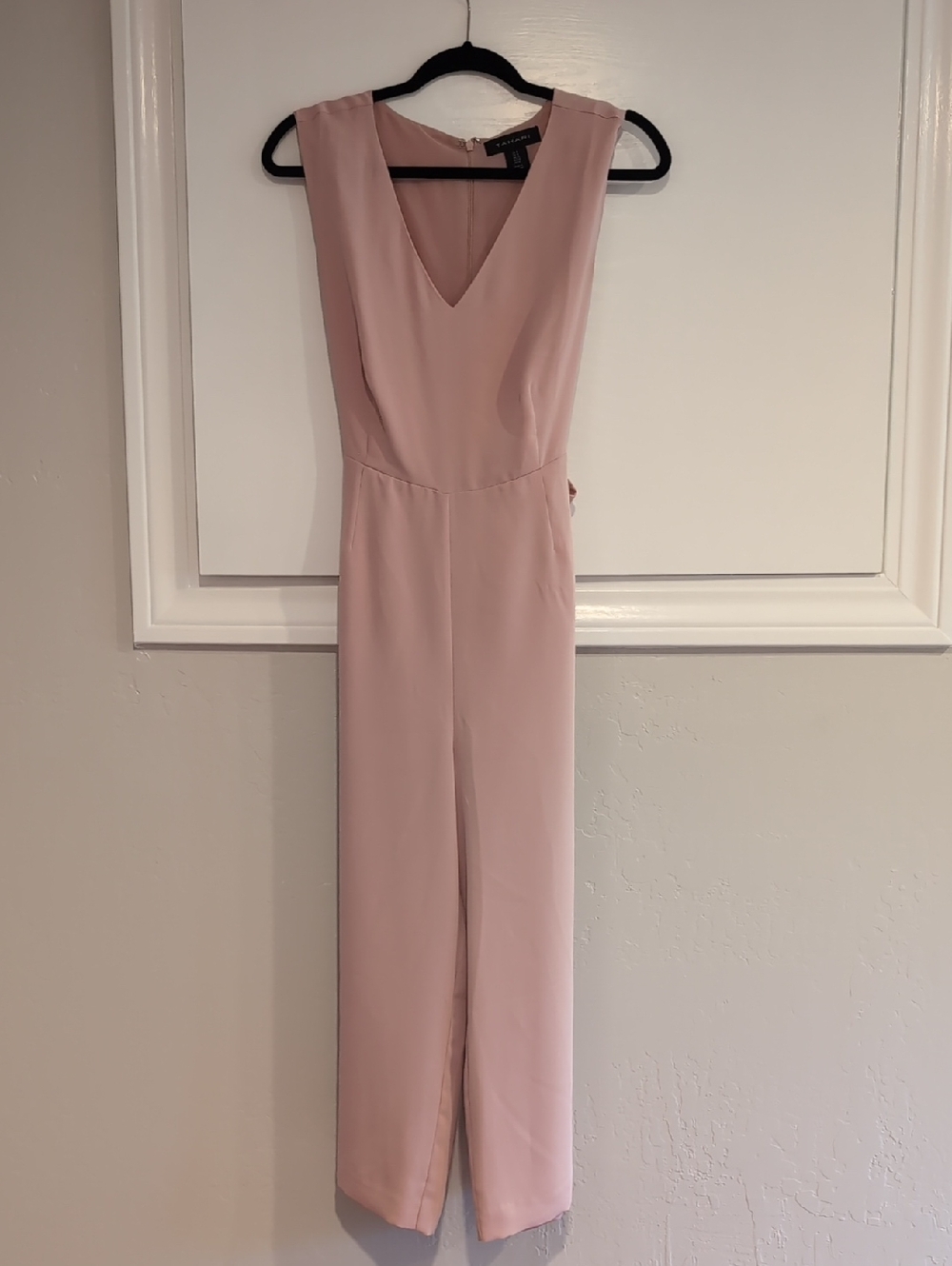 Tahari Dusty Pink Sleeveless V-Neck Jumpsuit, Size 8